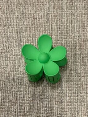 Emi Jay Flower Claw Clip - Green